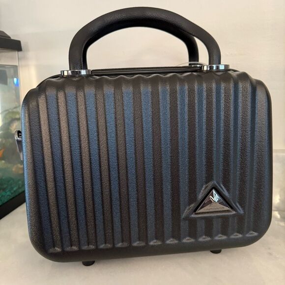 NWT Triforce Elite Performance Travelware Hard Shell Matte Black Beauty Case 12" - Picture 2 of 12